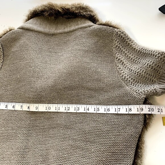 Bisou Bisou Sweater Brown Faux Fur Knit Short Sleeve Button Up XS - Picture 10 of 11